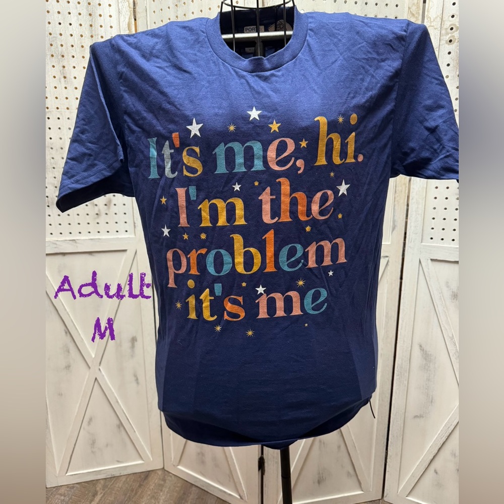 NWT Size M graphic tee